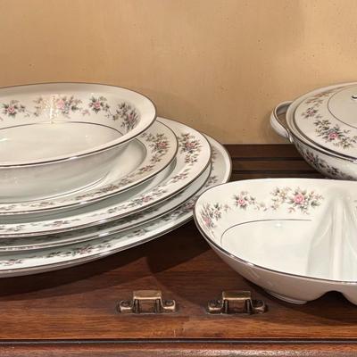 LOT 82: Vintage Noritake "Closter" China