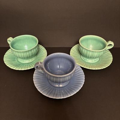 LOT 85: Vintage Stangl Pottery Cups, Saucers, Creamer & Sugar, Vintage Stangl Della-Ware Plates (5)