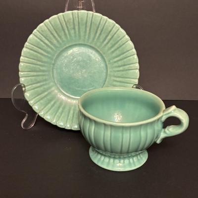 LOT 85: Vintage Stangl Pottery Cups, Saucers, Creamer & Sugar, Vintage Stangl Della-Ware Plates (5)