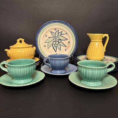 LOT 85: Vintage Stangl Pottery Cups, Saucers, Creamer & Sugar, Vintage Stangl Della-Ware Plates (5)