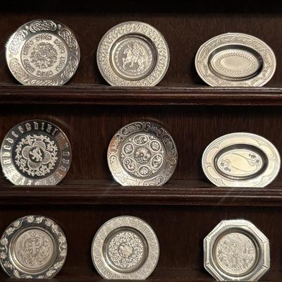 LOT 88: The Franklin Mint: Antique English Silver Miniature Plate Collection, Sterling Silver Masterpieces: Tw101.5g