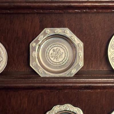 LOT 88: The Franklin Mint: Antique English Silver Miniature Plate Collection, Sterling Silver Masterpieces: Tw101.5g