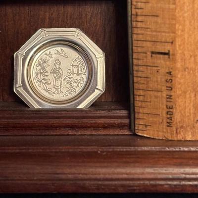 LOT 88: The Franklin Mint: Antique English Silver Miniature Plate Collection, Sterling Silver Masterpieces: Tw101.5g