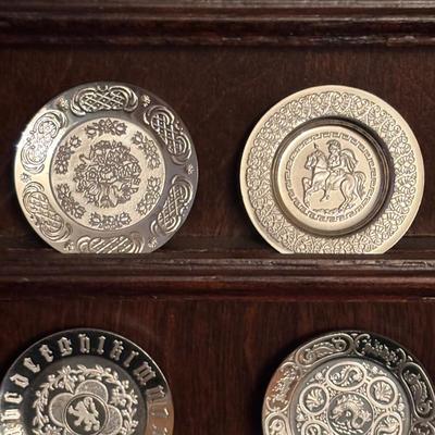 LOT 88: The Franklin Mint: Antique English Silver Miniature Plate Collection, Sterling Silver Masterpieces: Tw101.5g