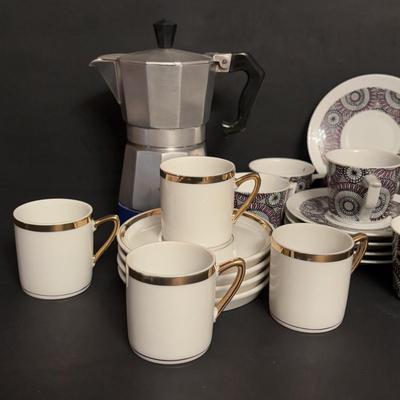 LOT 96: Vintage Primula Express Stovetop Espresso Coffee Maker & Demitasse/Espresso Cups