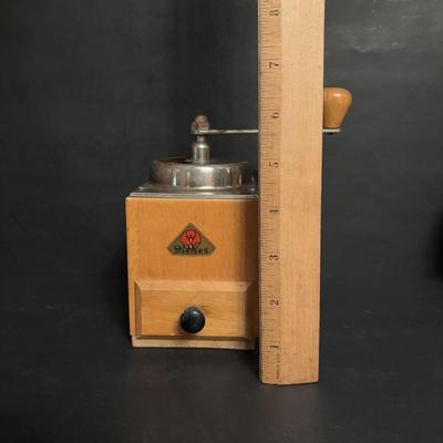 LOT 97: Hogans Keramik, Sweden Stoneware Expresso Mugs & Vintage PeDe Dienes German Coffee Grinder