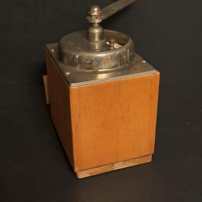 LOT 97: Hogans Keramik, Sweden Stoneware Expresso Mugs & Vintage PeDe Dienes German Coffee Grinder