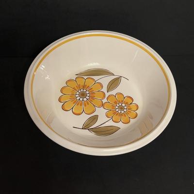 LOT 98: Mikasa Light n Lively "Happy" Dinnerware Set