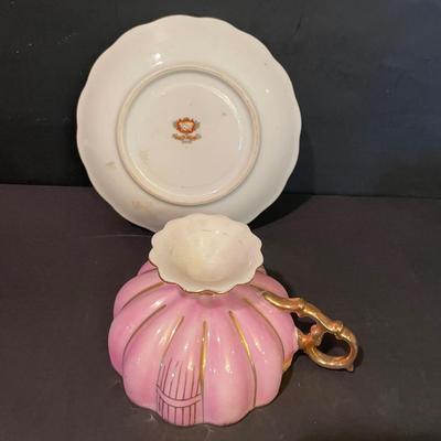 LOT 163: Beautiful Crystal, China & Cut-Glass: Cruet Set, Salt/Pepper Shakers, Toothpick Holders, Vintage Etched Glass & Lead...