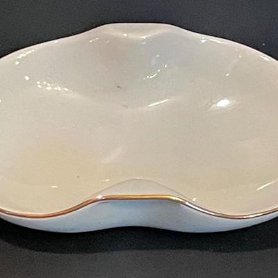 LOT 163: Beautiful Crystal, China & Cut-Glass: Cruet Set, Salt/Pepper Shakers, Toothpick Holders, Vintage Etched Glass & Lead...