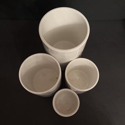 LOT 165: Portmeirion Botanic Garden Canister/Jars (4pcs) Set & Bowls (6pcs)