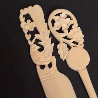 LOT 169: Asian Themed Collection: Ginger Jars, Laughing Buddha Figurine, Miniature Mah Jong Set, Miniature 4 Panel Screen & More