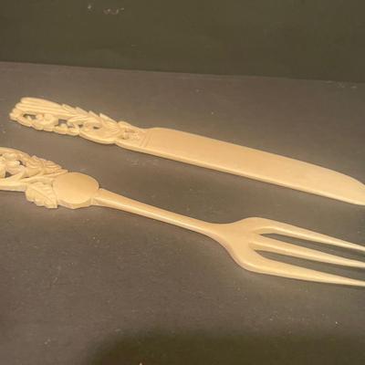 LOT 169: Asian Themed Collection: Ginger Jars, Laughing Buddha Figurine, Miniature Mah Jong Set, Miniature 4 Panel Screen & More