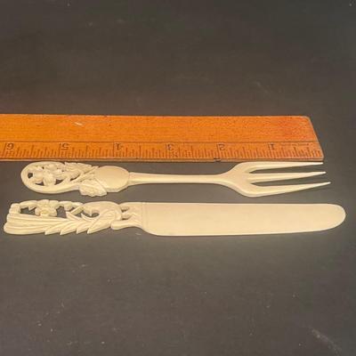 LOT 169: Asian Themed Collection: Ginger Jars, Laughing Buddha Figurine, Miniature Mah Jong Set, Miniature 4 Panel Screen & More