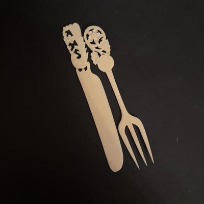 LOT 169: Asian Themed Collection: Ginger Jars, Laughing Buddha Figurine, Miniature Mah Jong Set, Miniature 4 Panel Screen & More