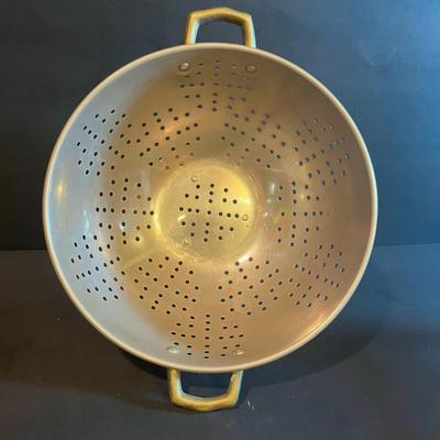 LOT 170: Medley of Copper Kitchenware Including Fry Pan, Colander, Measuring Cup Set w/Hanging Hardware, and Assorted Lobster and Fish Molds