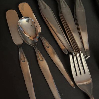 LOT 171: Stainless Flatware by Solingen Germany, 5 pc Place Setting, Service for 12