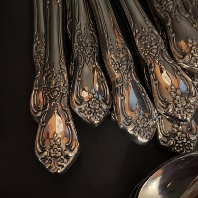 LOT 172: Distinction Deluxe Stainless by Oneida, 7 pc Place Setting, Service for 12 & 5 Serving Pieces