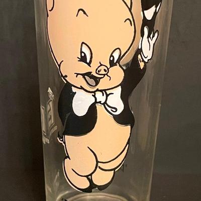 LOT 173: Pepsi Collectors Series Glasses:Porky Pig, Road Runner, Daffy Duck and Vintage Ronald McDonald & Big Mac Collectors Series...