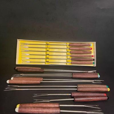 LOT 174: MCM Style Stainless Steel Fondue Set with 60 Inch Round Tablecloth and Matching Napkins (16 Inch Square) and More ...