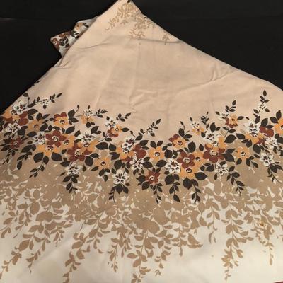 LOT 174: MCM Style Stainless Steel Fondue Set with 60 Inch Round Tablecloth and Matching Napkins (16 Inch Square) and More ...