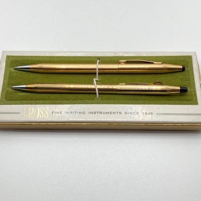 LOT 178: Vintage Desk Collection - Cross Pen / Pencil with Onyx / Stone Paper Holder, Pen Holder and Elephant Figurine