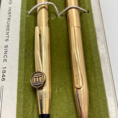 LOT 178: Vintage Desk Collection - Cross Pen / Pencil with Onyx / Stone Paper Holder, Pen Holder and Elephant Figurine