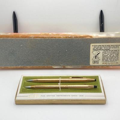 LOT 178: Vintage Desk Collection - Cross Pen / Pencil with Onyx / Stone Paper Holder, Pen Holder and Elephant Figurine