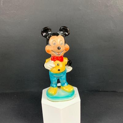 LOT:192: Large Assortment of Disney Collectables Including Glasses, Mugs, Ornaments, Toys and More