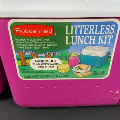 LOT:194: Set of 3 Unused Rubbermate 4-Piece "Litterless" Lunch Kits, Vintage Aladdin Lunch Box and 2 Stay Fresh Sandwich...