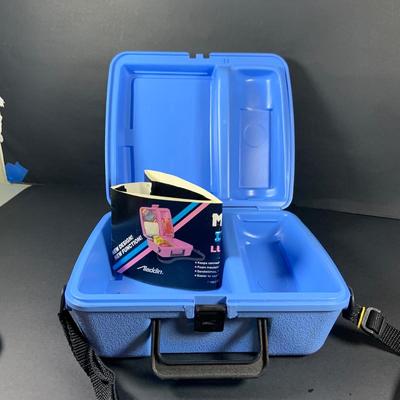 LOT:194: Set of 3 Unused Rubbermate 4-Piece "Litterless" Lunch Kits, Vintage Aladdin Lunch Box and 2 Stay Fresh Sandwich...