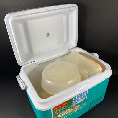 LOT:194: Set of 3 Unused Rubbermate 4-Piece "Litterless" Lunch Kits, Vintage Aladdin Lunch Box and 2 Stay Fresh Sandwich...