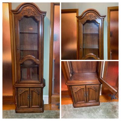 LOT:199: Wood and Glass Curio Cabinet