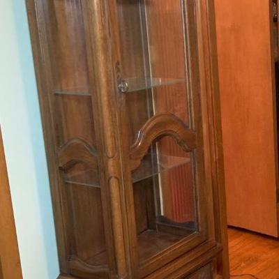 LOT:199: Wood and Glass Curio Cabinet