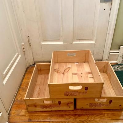 LOT:200: Set of (3) Wine Crates, (8) Etched Grape Glasses, (6) Serving Trays and Cheese Trays