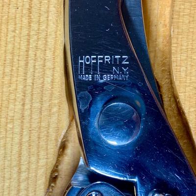 LOT:201: Wooden Chest Full of Hoffritz Cutlery Including Stag Handle Knives and More