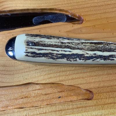 LOT:201: Wooden Chest Full of Hoffritz Cutlery Including Stag Handle Knives and More