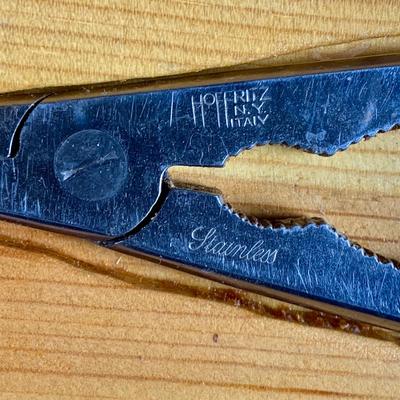 LOT:201: Wooden Chest Full of Hoffritz Cutlery Including Stag Handle Knives and More