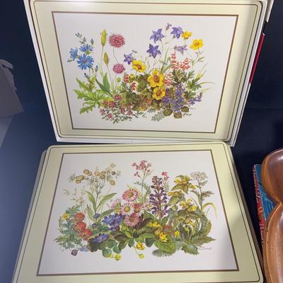 LOT:206: Vintage Entertaining Must Haves Including a Ceramic and Wood Lazy Susan Serving Dishes, Wooden Leaf Shaped Serving Dish,...