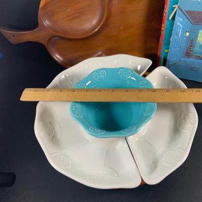 LOT:206: Vintage Entertaining Must Haves Including a Ceramic and Wood Lazy Susan Serving Dishes, Wooden Leaf Shaped Serving Dish,...