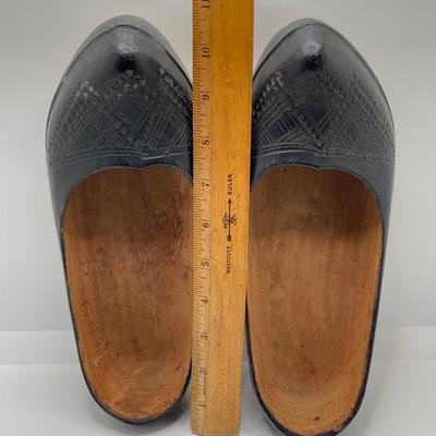 LOT 244: Vintage Wooden Shoe Folk Art Collection - Two Pair of Hand Crafted and Adorable Spanish Dolls