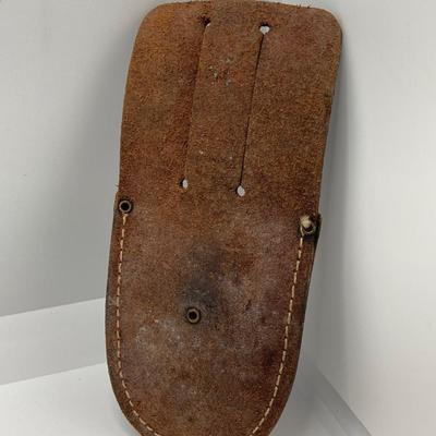 LOT 248: Large Collection of Leather Knife Sheaths - Sportmate, Kershaw and More