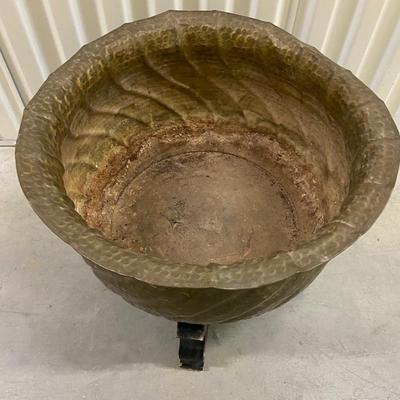 Hammered Brass Pot with Base (1018CL-BM)