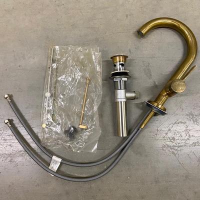 Newport Brass Single Hole Lavatory Faucet (1018CL-BM)