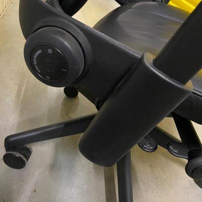Steelcase Desk Chair (1018FC-BM)