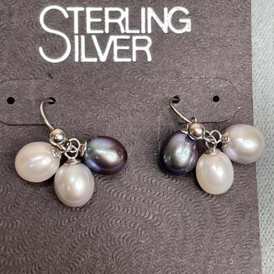 Pretty Pearl drop earrings