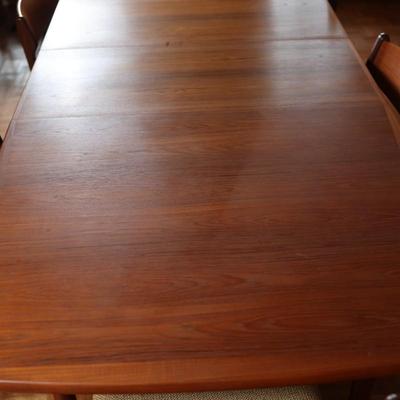 Mid-century Danish Dining Table with (2) Leaves and (6) Chairs