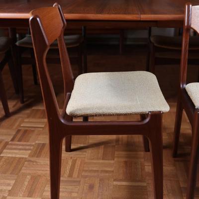 Mid-century Danish Dining Table with (2) Leaves and (6) Chairs