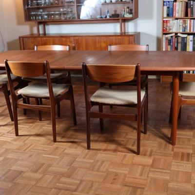 Mid-century Danish Dining Table with (2) Leaves and (6) Chairs