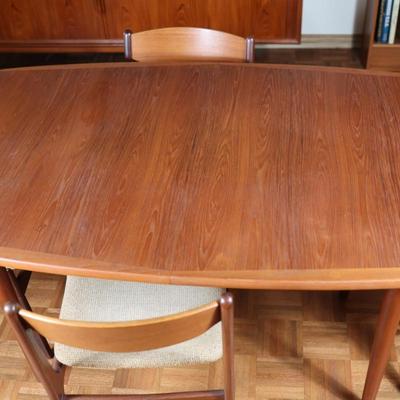 Mid-century Danish Dining Table with (2) Leaves and (6) Chairs